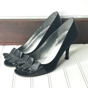 Stuart Weitzman Gigiritz Size 8 Black Peep Open Toe Pumps Satin Ruffle Heels